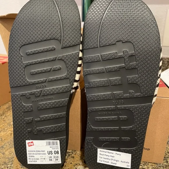 New Zebra FitFlop Slides size 8. - Picture 3 of 4